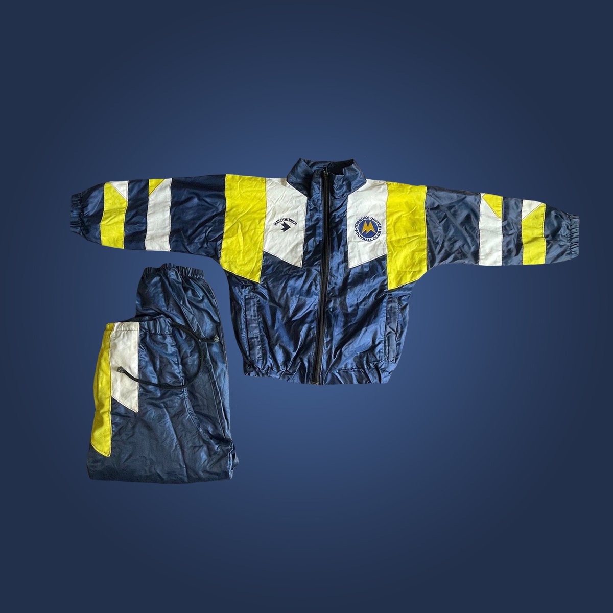 MatchwinnerUK's tweet image. Would you like to see these retro shell tracksuits make a comeback, @TUFC1899 fans? 🔵🟡

#WeAreMatchwinner