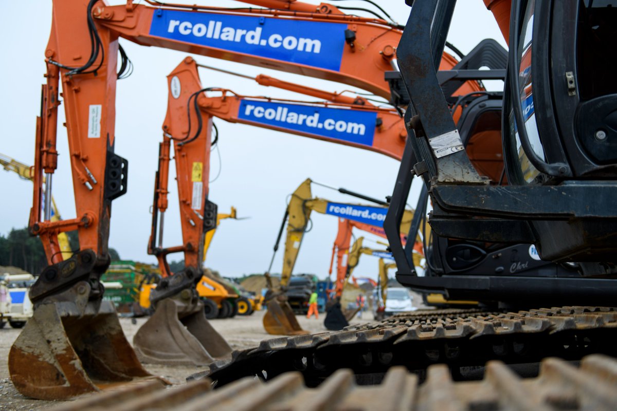 collardgroupltd's tweet image. Over the past 30 years of our growth, one thing has stayed the same: we’ve continued to invest in our operating site and infrastructure. From fixing lorries in his front garden, to renting a farm shed, @CollardRob took on a small corner of Eversley Haulage Park.