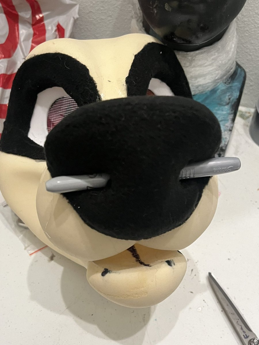 SlaughterdHound's tweet image. Sniffs you