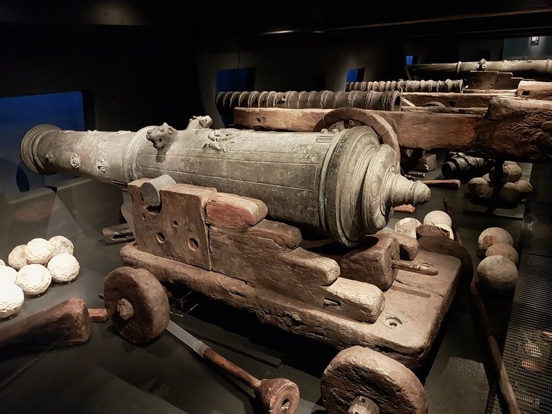 ColinMBaxter's tweet photo. Happy #StBarbara's Day  patron saint of Artillery men @kejamieson_ #FortNelson @explosionmuseum  @MaryRoseMuseum  #gunneryisfunnery @Fort_Nelson @48hrsnotice4sea @bald_historian @STSDefence @sloop_speedy https://t.co/h3u1hjAIBz