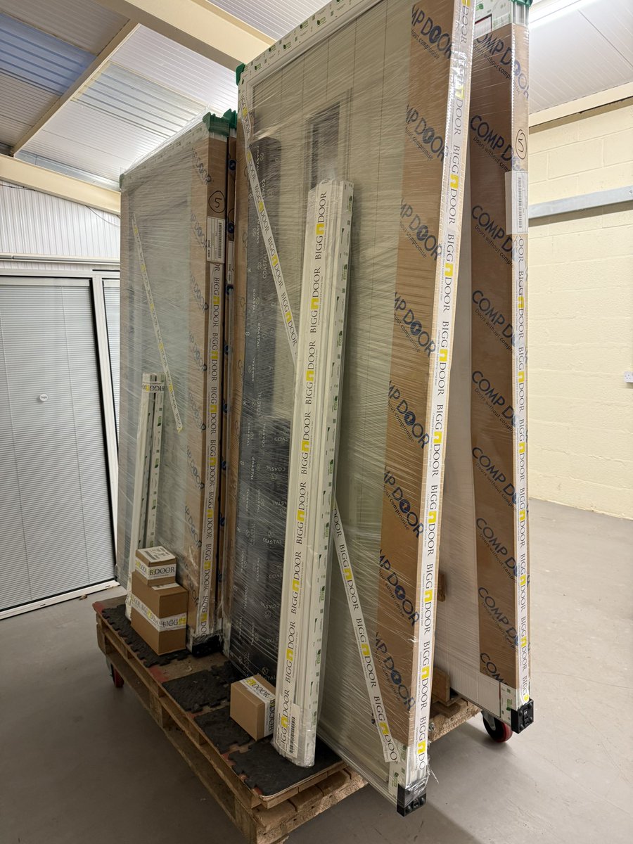 BiGG Comp Door ®️ tweet media