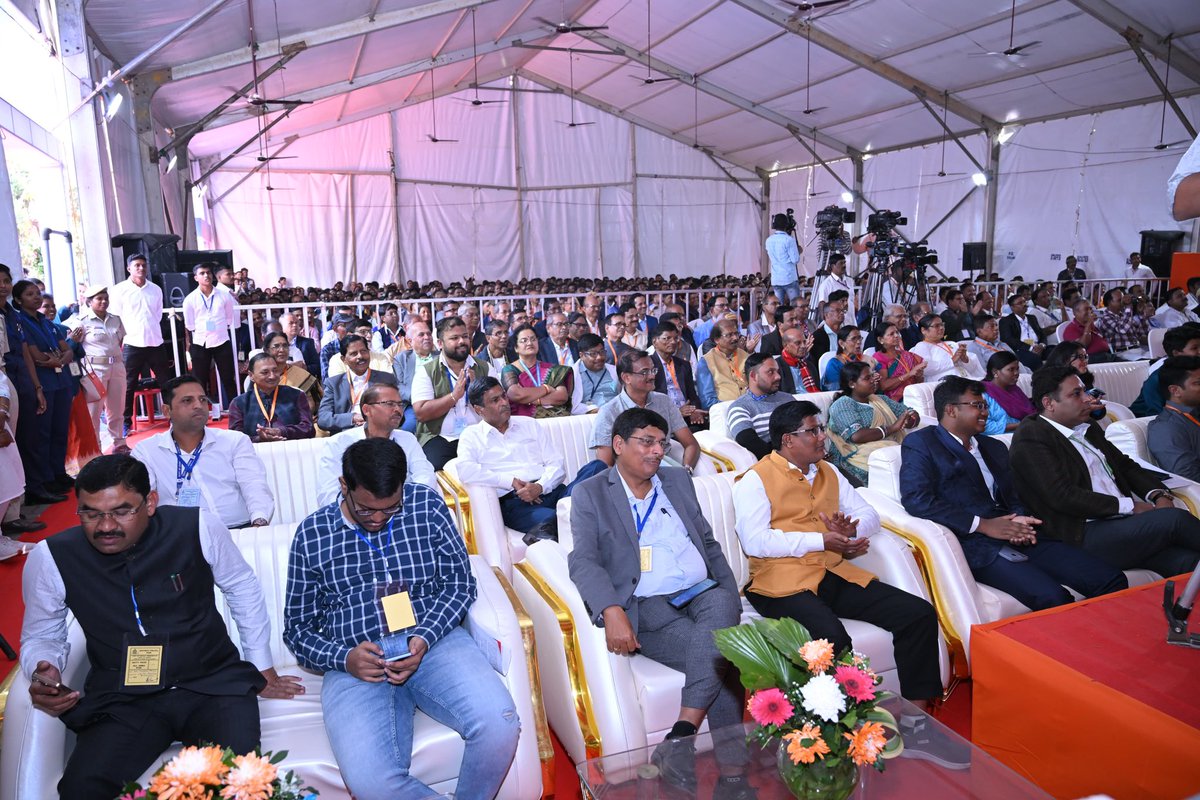 sambitswaraj's tweet photo. ମାନନୀୟ ପ୍ରଧାନମନ୍ତ୍ରୀ ଶ୍ରୀ @narendramodi ଙ୍କ ନେତୃତ୍ୱରେ କେନ୍ଦ୍ର ସରକାର ଏହାକୁ ଆହୁରି ବିକଶିତ ଏବଂ ସମୃଦ୍ଧ କରିବା ପାଇଁ ଅଲ ଇଣ୍ଡିଆ ଇନଷ୍ଟିଚ୍ୟୁଟ ଅଫ ଆୟୁର୍ବେଦ ଖୋଲିବା ପାଇଁ ଯାଉଛନ୍ତି l ଯାହା ଦ୍ୱାରା ଆୟୁର୍ବେଦ କ୍ଷେତ୍ରରେ ଆମେ ସମସ୍ତେ ଆହୁରି ବିକଶିତ ଏବଂ ସମୃଦ୍ଧ ହୋଇ ପରିବା । https://t.co/J8Fu9Y6YEx