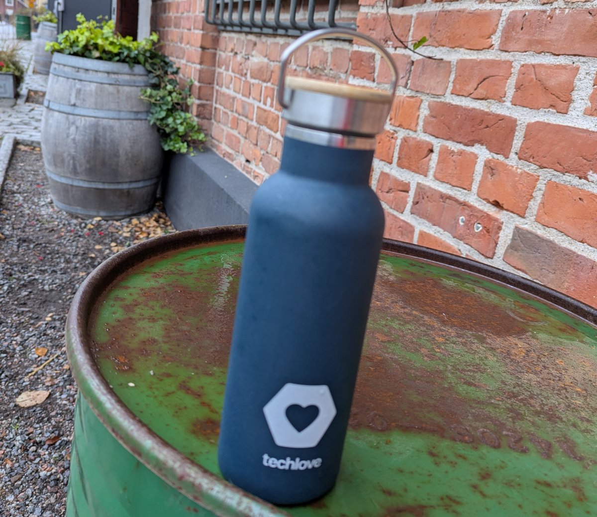 Techlove tweet media