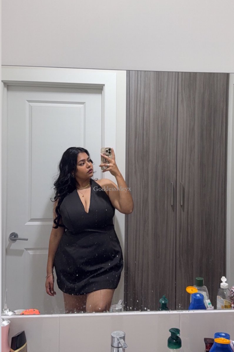 GoddessMeyx's tweet photo. who you should be sending to this payday. https://t.co/WoDNcTwnIv