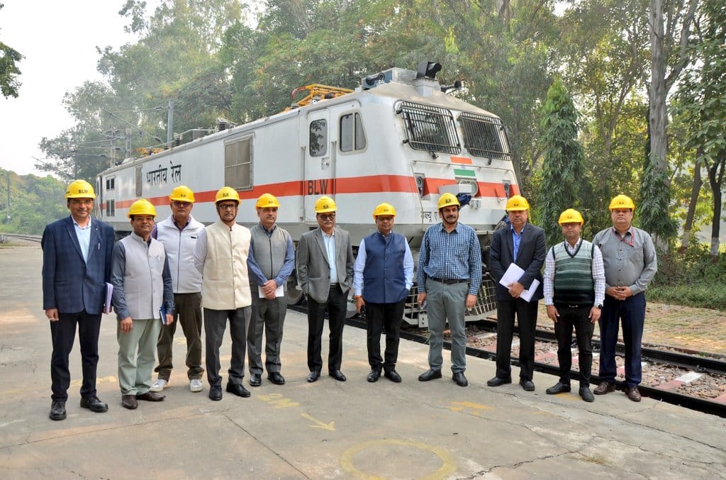 RailAnalysis's tweet image. #RailwayBoard Member, Shri Braj Mohan Aggarwal reviews #manufacturing progress at #BanarasLocomotiveWorks

Read more...railanalysis.in/rail-news/rail…

#BLW #IndianRailways #Railways #Electrical #Infrastructure #Planning #Design #Production #Stations #Construction #Development #Project