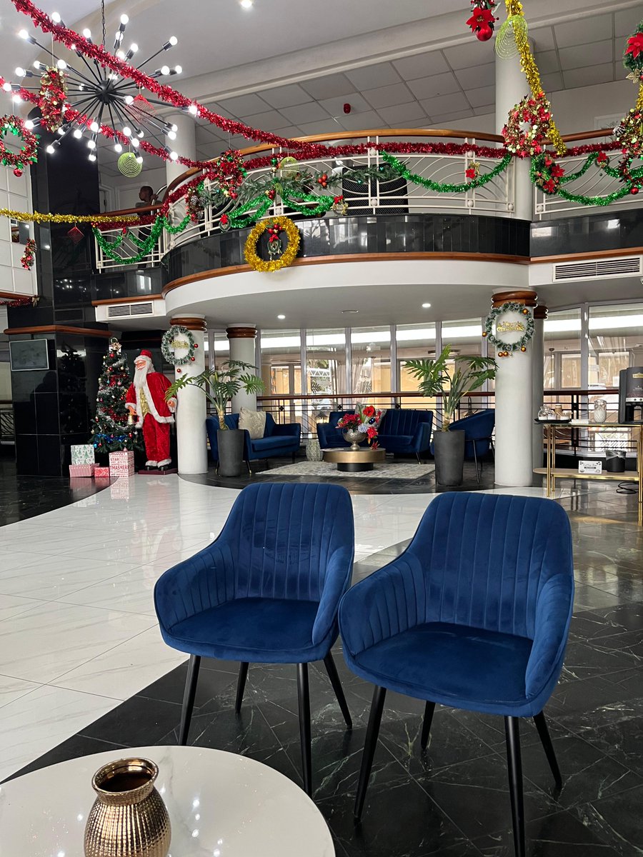 The festive season has officially arrived at The Riverside Hotel!
Come and experience the joy of the season with us. ❤️
0315630600 or email reservations@riversidehotel.co.za

#MeetAtTheRiverside #FestiveSeason #ChristmasAtTheRiverside #HolidayMagic