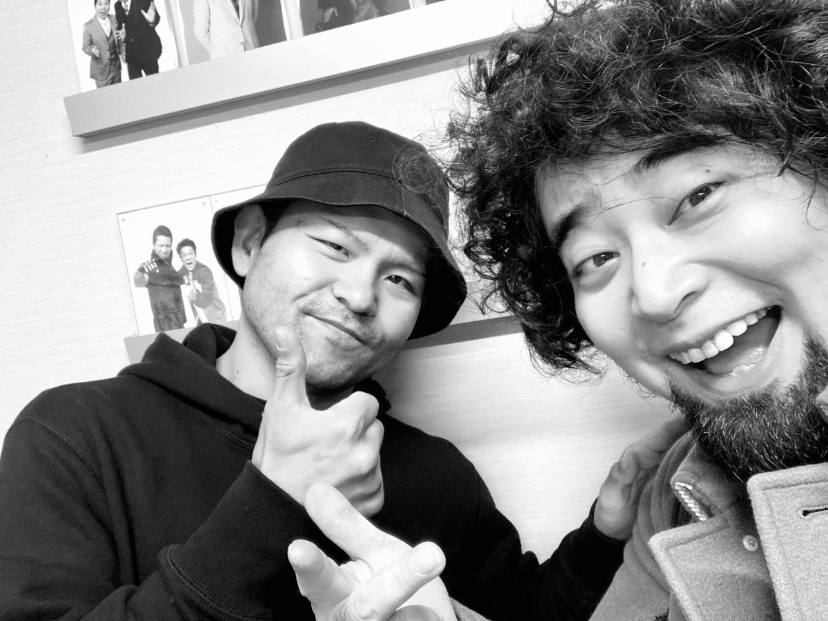 taku60yoshida's tweet photo. 【貴方に降る夢のつぶて、石のつぶて】
先日、タイタンの本拠地にて同期のウキビシャ大作戦・田島ミキオと偶然再会しました！あまり大きな声では言えませんが、ミキオは近々とんでもない大仕事をします…！街で見かけたらミキオにサイン求めてやってください！ミキオって呼んだことないけんちょも！！ https://t.co/XsnHQz5T0t