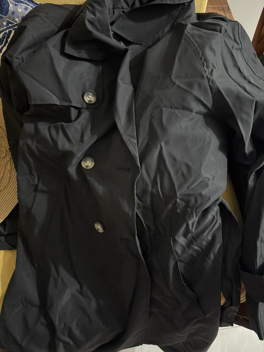 sandra_aro's tweet photo. Pathetic CS ordered @shopveramoda overcoat and looks like rain coat  @amazon @amazonIN @awscloud https://t.co/yja0VxA53V