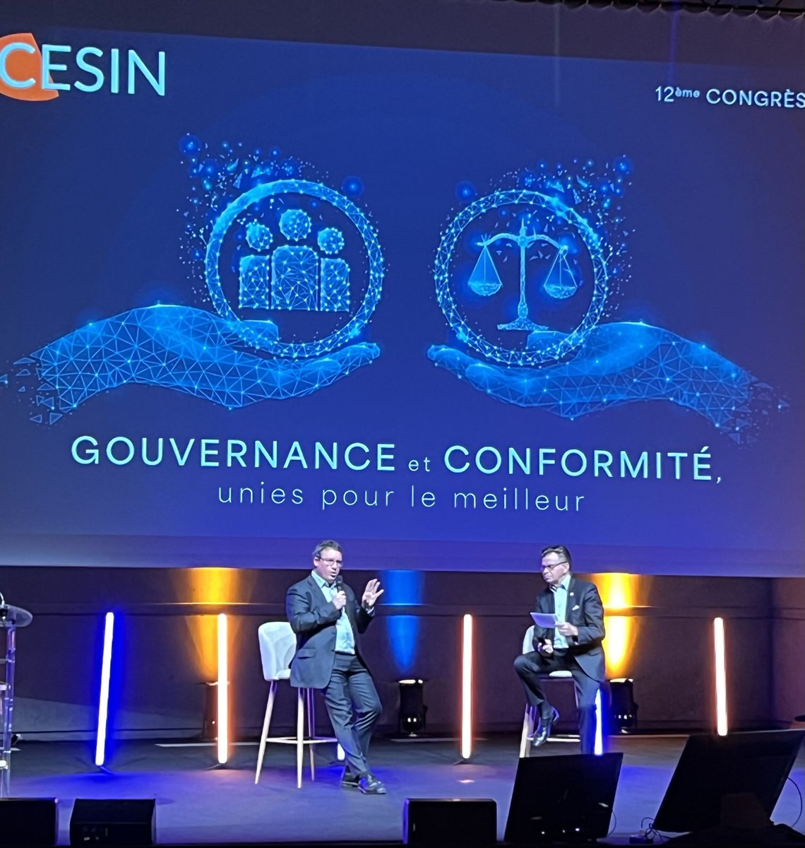 « il y a une responsabilité individuelle des petites entreprises à se protéger et une responsabilité collective à aider les petites structures a se mettre en ordre de marche » -Vincent Strubel DG ANSSI échange avec Alain Bouillé au Congrès ⁦<a href="/CESIN_France/">CESIN</a>⁩