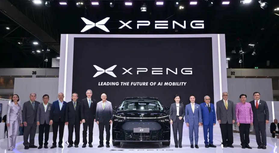 sirfupdate_'s tweet image. 🚗 Xpeng X9 Launched in Thailand
➡️ 💰 Starting Price: 2.79M Thai Baht (~RMB 591,100).
➡️ 📦 Export: Delivered as complete vehicles.
➡️ 📅 Delivery Timeline: Mar–Apr 2025.
#XPeng #Thailand #EVLaunch #SustainableMobility