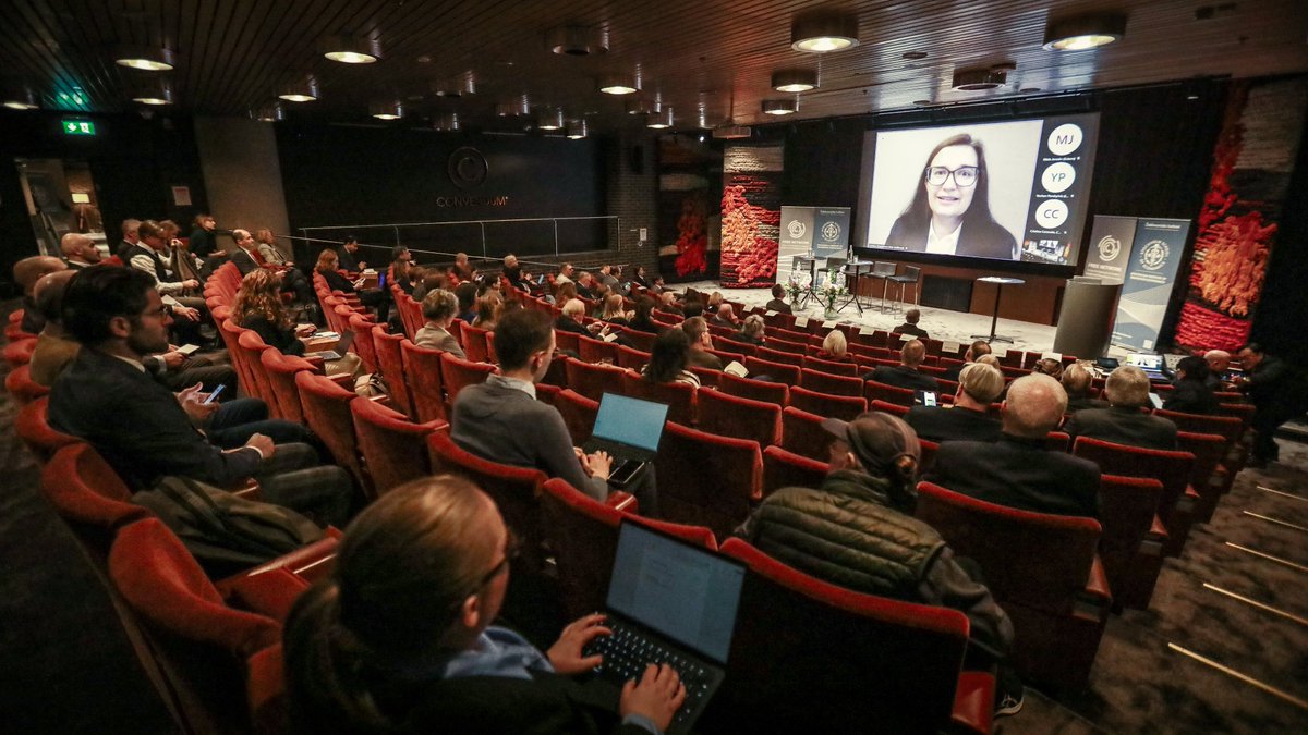 FREE NETWORK (@freenetworkorg) on Twitter photo 🇲🇩 Cristina Gherasimov <a href="/cgherasimov/">Cristina Gherasimov</a>, Deputy Prime Minister for European Integration of Moldova, discusses Moldova's transformation on its path to joining the European Union at the <a href="/SITEStockholm/">Stockholm Institute of Transition Economics (SITE)</a> Development Day Conference. hhs.se/en/research/in… 🇲🇩 Cristina Gherasimov <a href="/cgherasimov/">Cristina Gherasimov</a>, Deputy Prime Minister for European Integration of Moldova, discusses Moldova's transformation on its path to joining the European Union at the <a href="/SITEStockholm/">Stockholm Institute of Transition Economics (SITE)</a> Development Day Conference. hhs.se/en/research/in…
