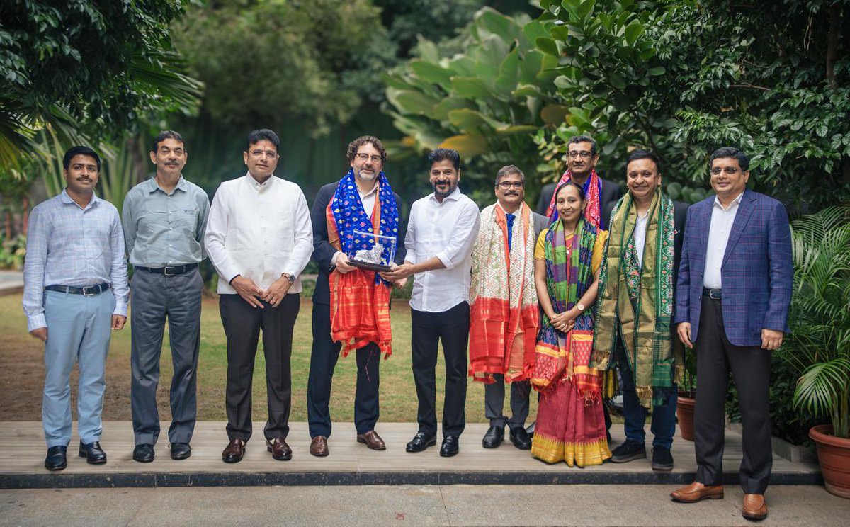 revanth_anumula's tweet photo. Delighted to share that today morning, along with my ministerial colleague 
shri @OffDSB garu…we closed major cutting-edge technology investment partnership with #Google for #Hyderabad.

Google has chosen Hyderabad to establish its Safety Engineering Centre (GSEC), which will be the second in Asia Pacific, and only the fifth in the World.

In our meeting with a global team from Google, led by Royal Hansen, CIO, Arijit Sarkar (VP Global Google Tech, Hyderabad), Sreenivasa Reddy (Managing Director, Govt Affairs and Public Policy, Google India), Mangla Seshadri (⁠Sr Director and Head - Global cybersecurity), and Apurva Chamaria, Head of Startups for Google, we explored several possibilities.

With this successful partnership, we have made history and set the foundation for transforming Hyderabad into a global hub for Safety Engineering & Cyber Security. 

Join me in celebrating this win for Hyderabad and Telangana, as this will create thousands of jobs and several great opportunities for our youth in times to come.

#HyderabadRising #PrajaPalana
#TelanganaRising