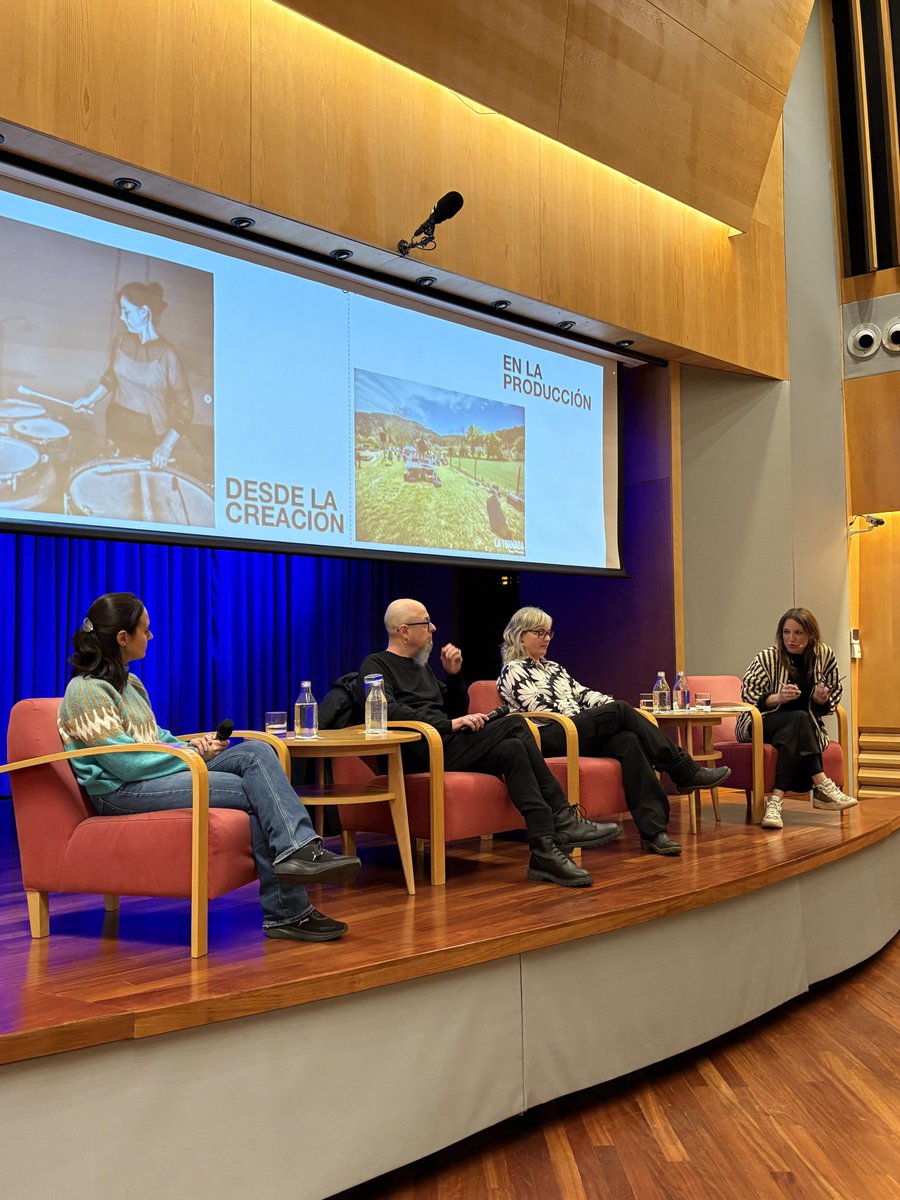 <a href="/EduardBalaguer/">UdeBalaguer</a> <a href="/EdGarciaCas/">Edgar Garcia Casellas</a> <a href="/icec_cat/">Empreses culturals</a> <a href="/KikeLabian/">Kike Labián</a> Comença la primera taula rodona: “Des de la creació fins a l'exhibició”.   

🌍<a href="/nuriaandorra/">Núria Andorrà</a>, Lluís Torrents (<a href="/AsaccConcerts/">ASACC</a>) i Rocío Rodríguez (<a href="/La_Tornada/">La Tornada</a>) reflexionen sobre com integrar la sostenibilitat a tota la cadena de valor de la música.  

#FòrumAcadèmia2024