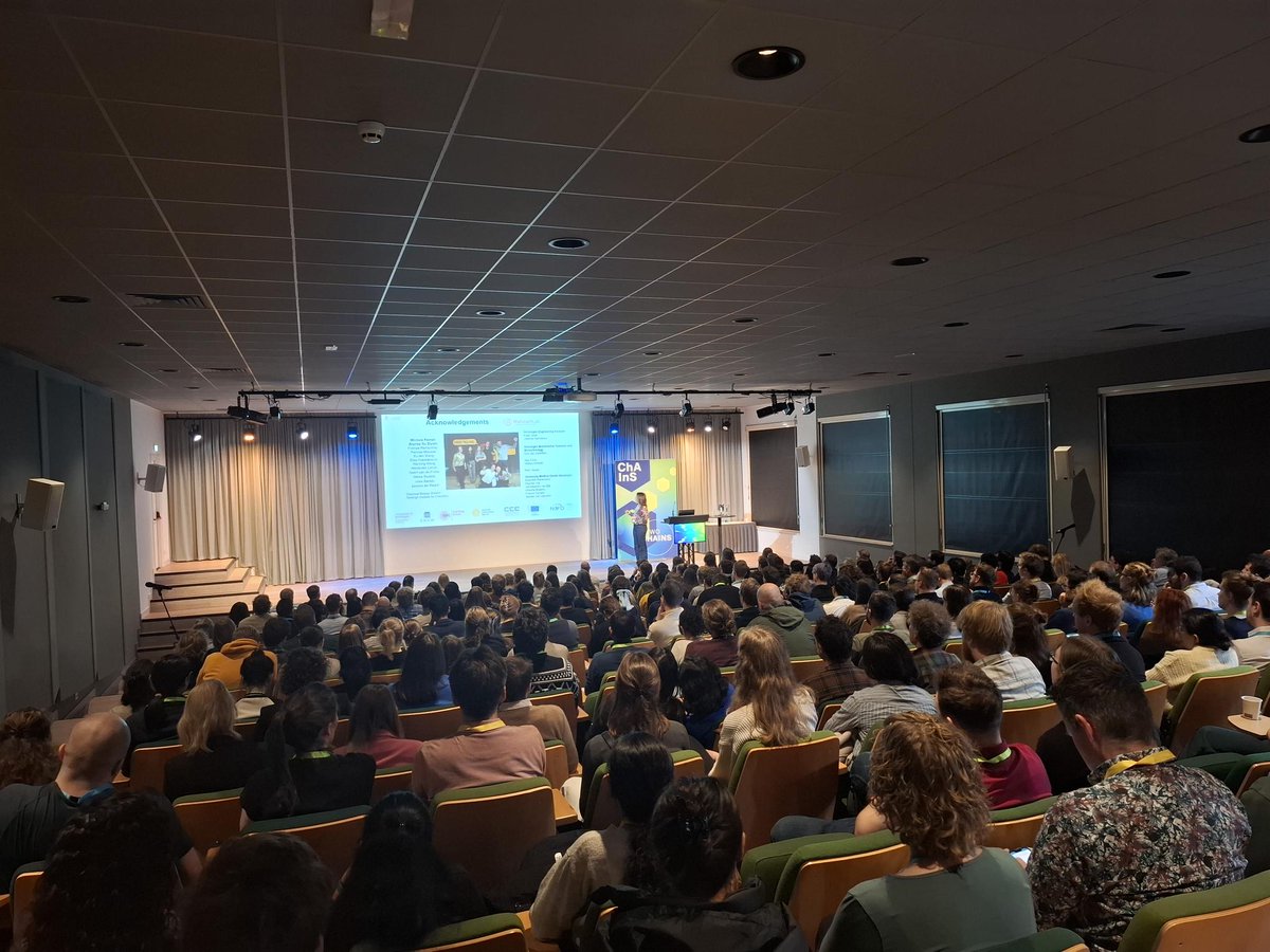 Stephan Hacker (inactive account) (@stephanhacker2) on Twitter photo Amazing talk by <a href="/marthewalvoort/">Marthe Walvoort</a> at #NWOCHAINS2024 in front of a full house. She talked about her group's exciting work on the isolation of polysaccharides of bacteria as well as the synthesis of probes to better understand their role in health and disease. pubs.rsc.org/en/content/art… Amazing talk by <a href="/marthewalvoort/">Marthe Walvoort</a> at #NWOCHAINS2024 in front of a full house. She talked about her group's exciting work on the isolation of polysaccharides of bacteria as well as the synthesis of probes to better understand their role in health and disease. pubs.rsc.org/en/content/art…