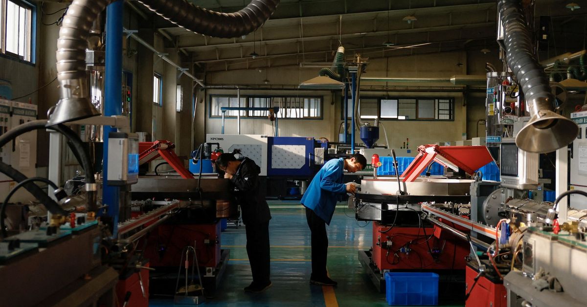 Reuters's tweet photo. China can accept GDP growth of less than 5%, says People's Daily https://t.co/uQbnVHM6un https://t.co/ecfApzRypG