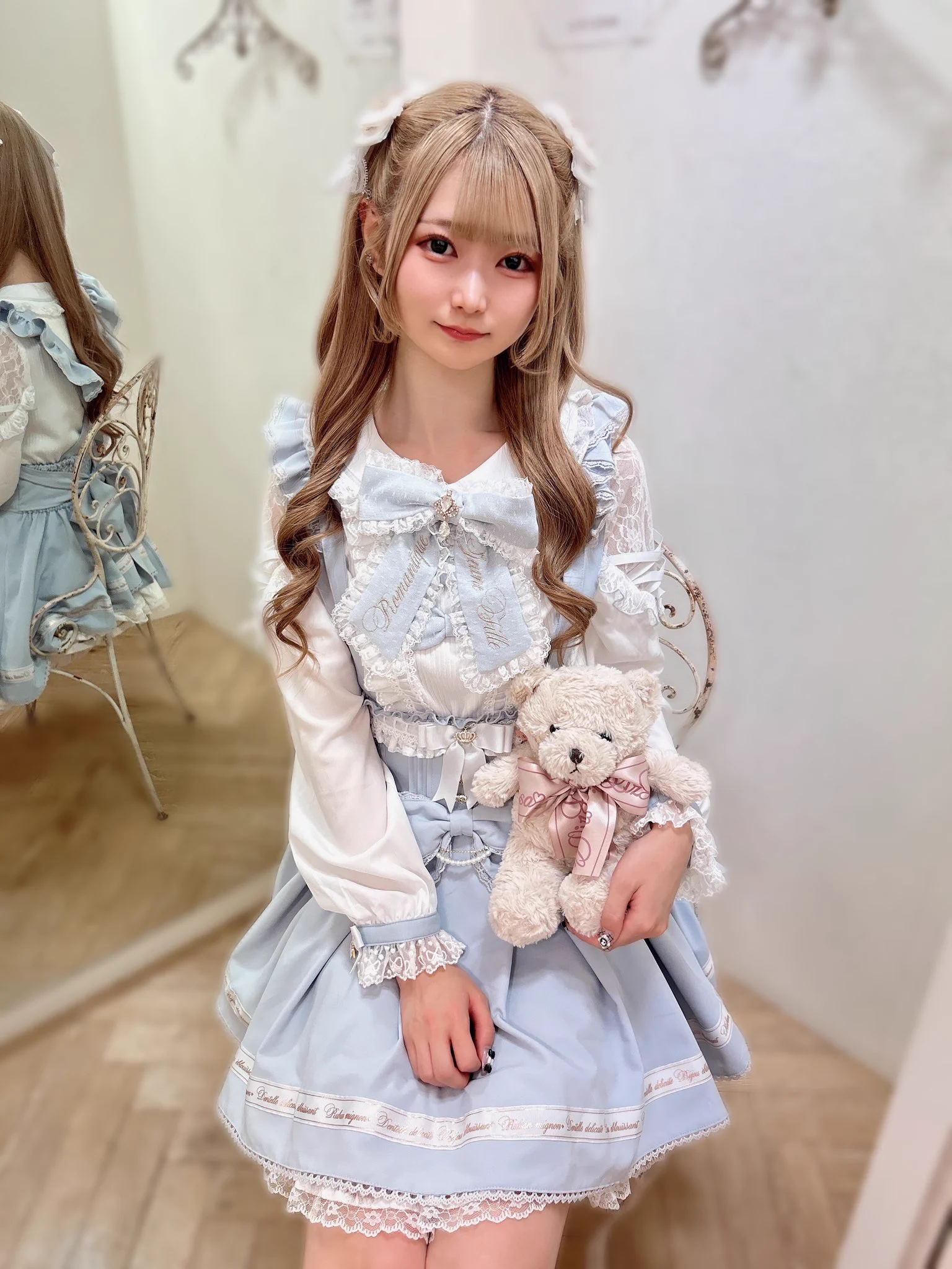 LIZ LISA a X: 