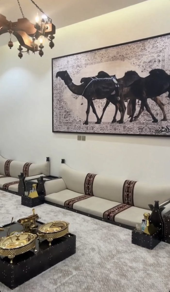 مايذبح من الجروح إلا صغيّرها 
لا ينتداوى ولا يشكى على غالي