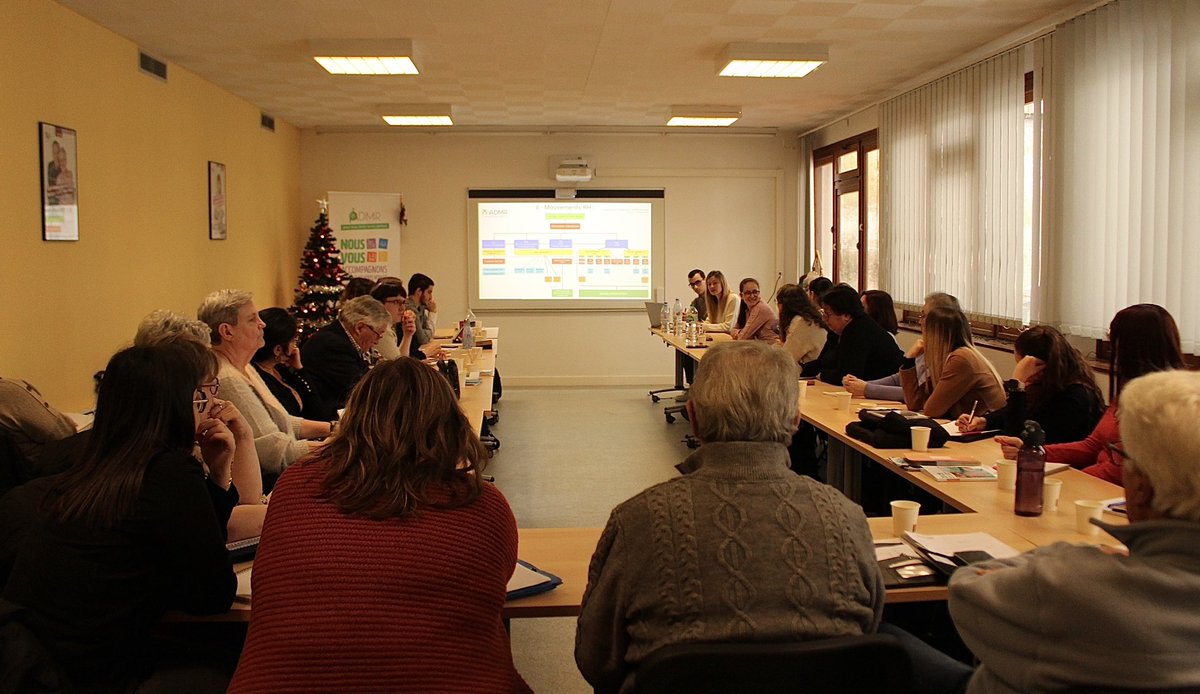 admr_indre's tweet photo. Réunion d'Équipe de fin d’année 🎄

Au programme : Accueil des nouvelles recrues, présentation des nouveaux services 💻📸, et hommage à l'engagement de Mme BOURARECHE 👏

Un moment convivial clôturé par un goûter de Noël🎄

#Equipe #Recrues #Services #Noël #Engagement https://t.co/4TXv05m9d0