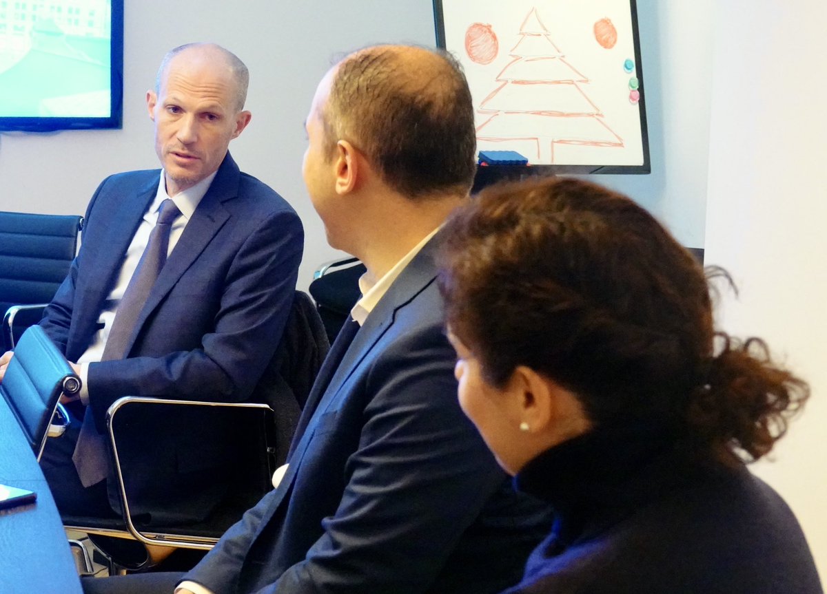 🇬🇧 This morning, Sec. Rosenberg &amp; the Indiana delegation met with <a href="/MedCityHQ/">MedCity</a> in London. Sec. Rosenberg shared Indiana's innovative life science partnerships and our momentum in the sector. We learned how MedCity has worked to foster international collaborations in #LifeSciences.