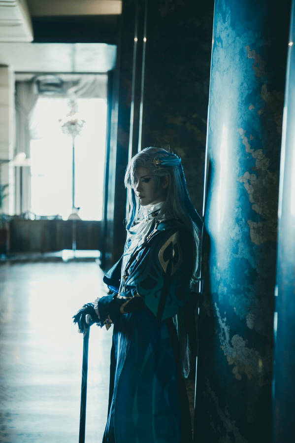 sgn0300's tweet photo. 【コスプレ写真】原神  
ヌヴィレット：菅野 
Photo：@yohparks 

#川久ハロウィン2024 #Kawakyuhalloween2024
#GenshinImpactcosplay #Nuvillette https://t.co/pzMU4kNSuJ
