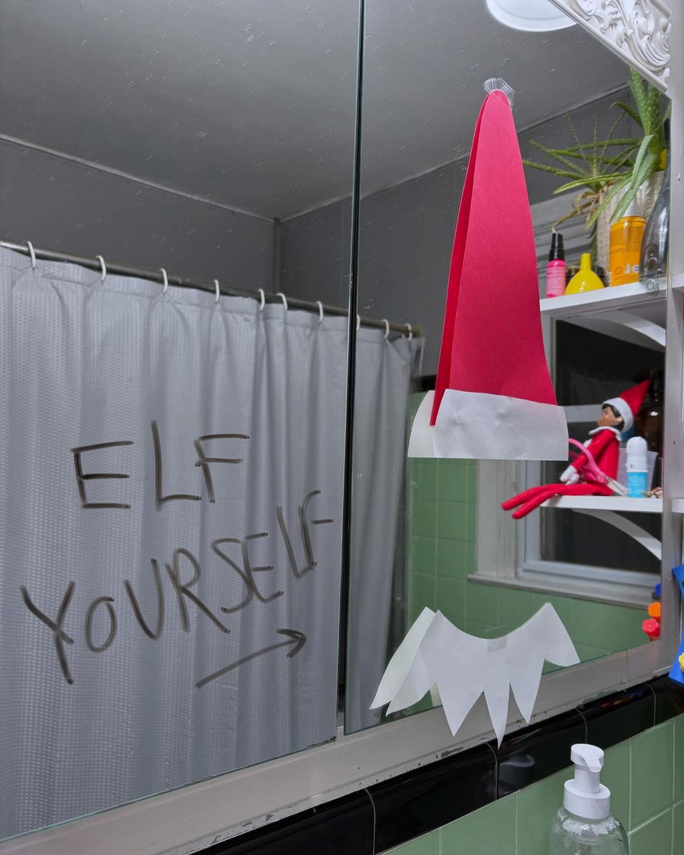 tibets57's tweet photo. @BobKellyFOX29 @elfontheshelf https://t.co/FfeYtLHwME