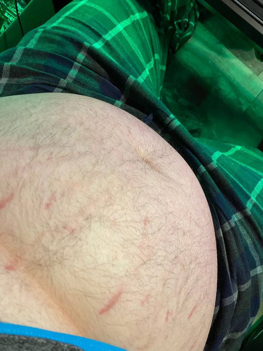 My first IRL pic here. A good day to rock out with the belly out. Who wants to rub it~