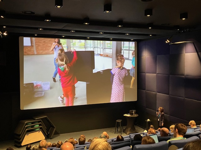 Childinthecity1's tweet photo. Eva Marechal: "The children all have their own ideas, find common ground and try to solve problems" https://t.co/DLDFyMZ5pn