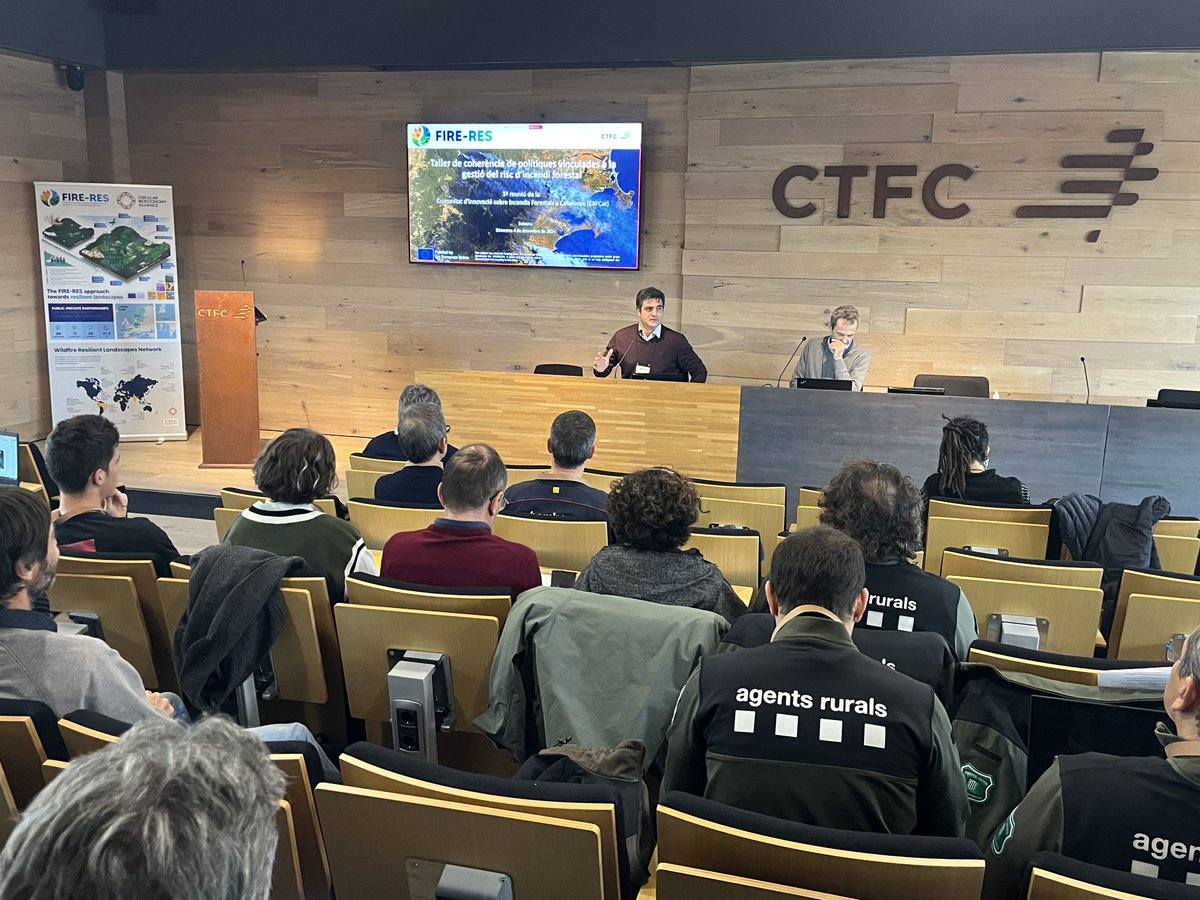 ctforestal's tweet photo. 🔥 Avançant cap a una Catalunya resilient als incendis forestals! 

El #CTFC acull la 3a reunió de la Comunitat d'Innovació sobre Incendis a Catalunya #CIIFCat @FIRERESProject 

Debatem sobre bioeconomia, paisatges resilients, la implementació de polítiques i la gestió del risc💪 https://t.co/wiHKJluzVZ