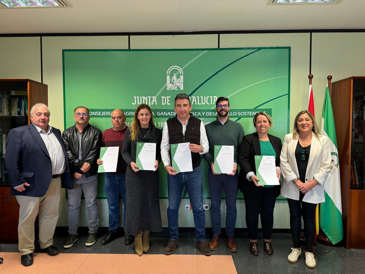 Reunión con la Delegación en Huelva de la <a href="/AgriculturAnd/">Consejería AgriPesca</a> 
Repasamos los avances de ejecución de las #AyudasLEADER del marco 2014-2022 que cierra ya.
Nos proyectamos al futuro como #GDR de Andalucía con la recepción de un nuevo presupuesto para la #CostaOccidentalHuelva.
Avanzamos