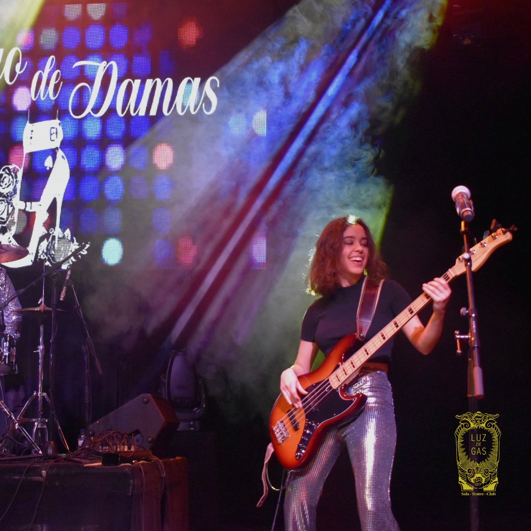 Familia! Aquest pont teniu cites a Luz de Gas! Ens veurem?😍

📅DIJOUS tenim la Festa dels 80
📅DIVENDRES els Disco Inferno estaran a partir de la 1:00h
📅DISSABTE huarà espectacle de la mà de Juego de Damas