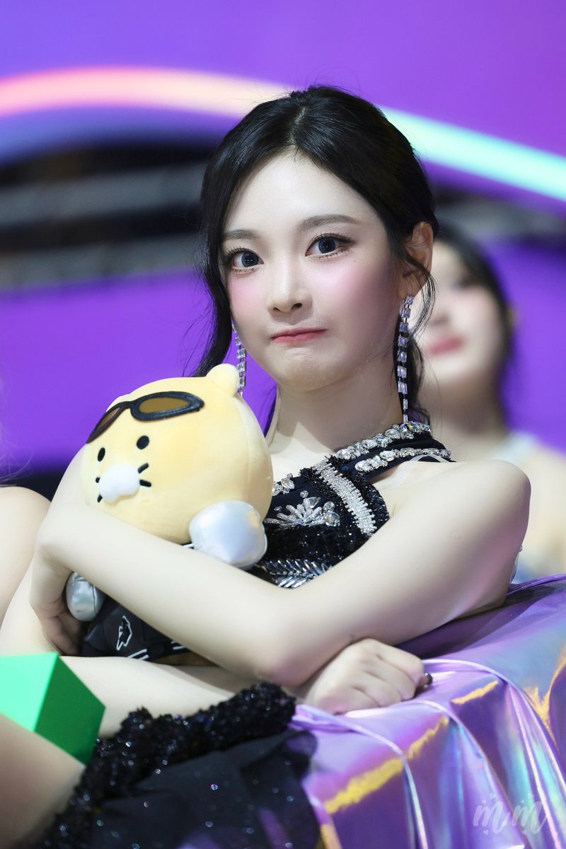 ml28l0m's tweet photo. 귀엽당🥺💜 #닝닝 #宁艺卓 #NINGNING https://t.co/cYIsI58i9o