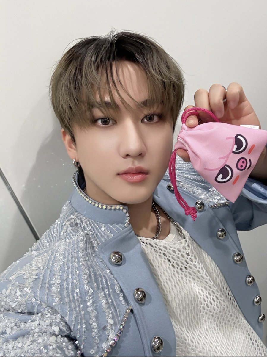 kkulchon9's tweet photo. 스테이 재팬 창빈이 ❗️❗️ 
파우치를 들구 있어도 귀엽다🫶🏻 https://t.co/899vveLpcw