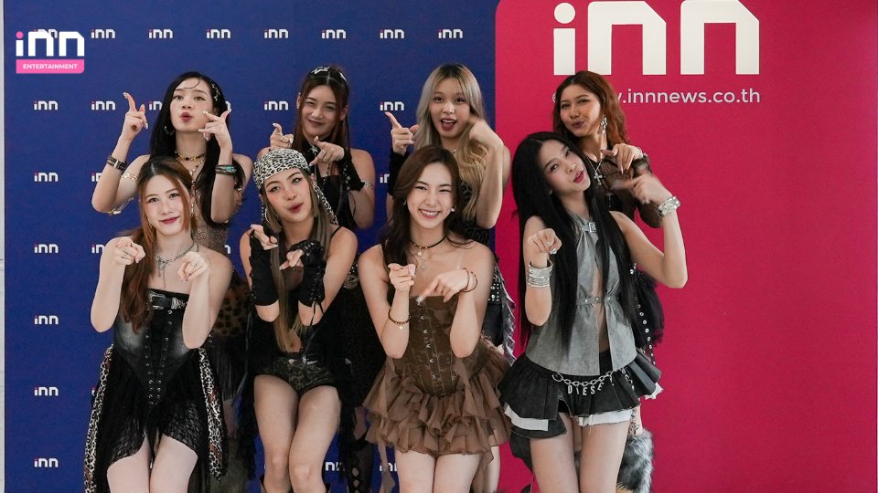 INNNEWS's tweet photo. 📌 ขอบคุณสาวๆ วง “THX” (แธงซ์) ที่บุกมาสร้างเสียงหัวเราะ ให้กับพวกเราชาว iNN ด้วยน่าาา เร็วๆนี้แอดแอบกระซิบว่ามีสัมภาษณ์สุดพิเศษสำหรับสาวๆ 8 คน เรื่องราวจะเป็นยังไง ติดตามได้ที่ YOUTUBE : INNNEWS ได้เร็วๆนี้ 🩷
#iNNNews #THX #THXOfficial #THXDebut #HorizonLove #E29MusicIdentities #BarrieTHX #BambamTHX #FreshTHX #TataTHX #CindyTHX #CheerTHX #RayTHX #PuttjungTHX #TPOP #ไม่พลาดทุกเรื่องอินเทรนด์