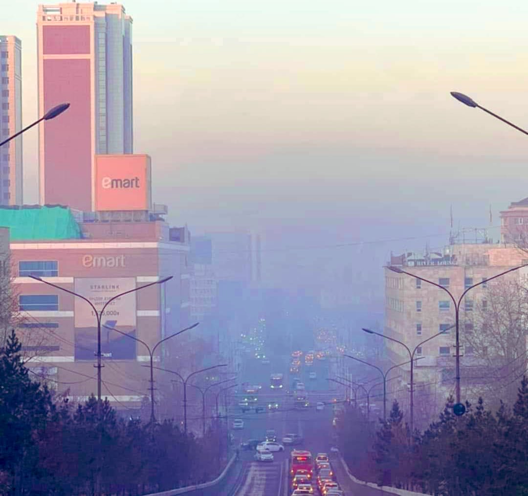 Утаатай, түгжрэлтэй, навсгар хотод маань дэлхийн жишигт хүрсэн хоёр л юм байна.

Нэг нь юмны үнэ, нөгөө нь татвар.