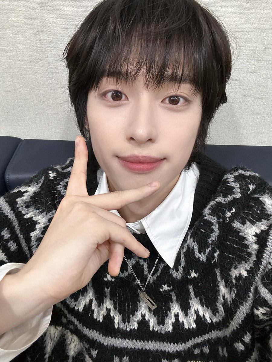 XH_official's tweet photo. [ #Xtra_Scenes ]

2024년, MC로 열심히 달려온 가온이 고생많았쪄 🥹 

올해의 막방이라니... (눈물 장전)
😈 : Queen never cry.

#XdinaryHeroes #엑스디너리히어로즈
#가온 #Gaon
#WE_ARE_ALL_HEROES
#쇼챔피언 #SHOWCHAMPION https://t.co/k8l2nJkWhF