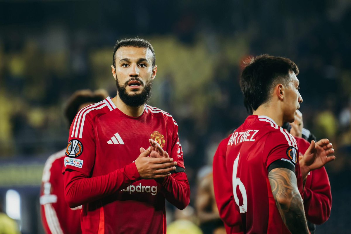 ⚠️ 

أثلتك:

قرّر مانشستر يونايتد عدم ارتداء سترة اديداس التي تحمل ألوان الشوادْ قبل مباراة ايفرتون بسبب رفض نصير مزراوي ارتداؤها. 

❤️❤️❤️❤️❤️