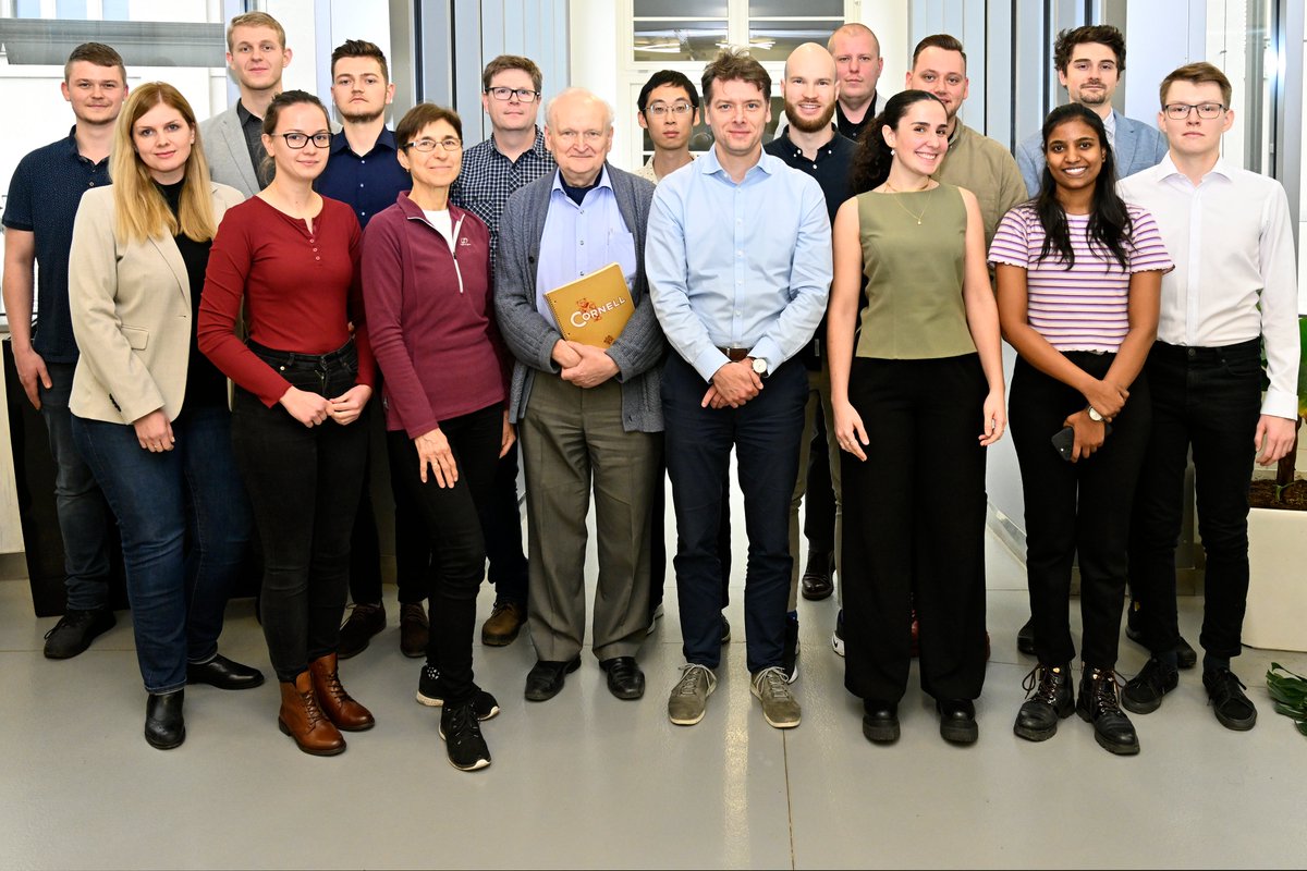 Petr Beier🇨🇿🇪🇺🧪📝 (@petrbeier) on Twitter photo New group photo. New group photo.