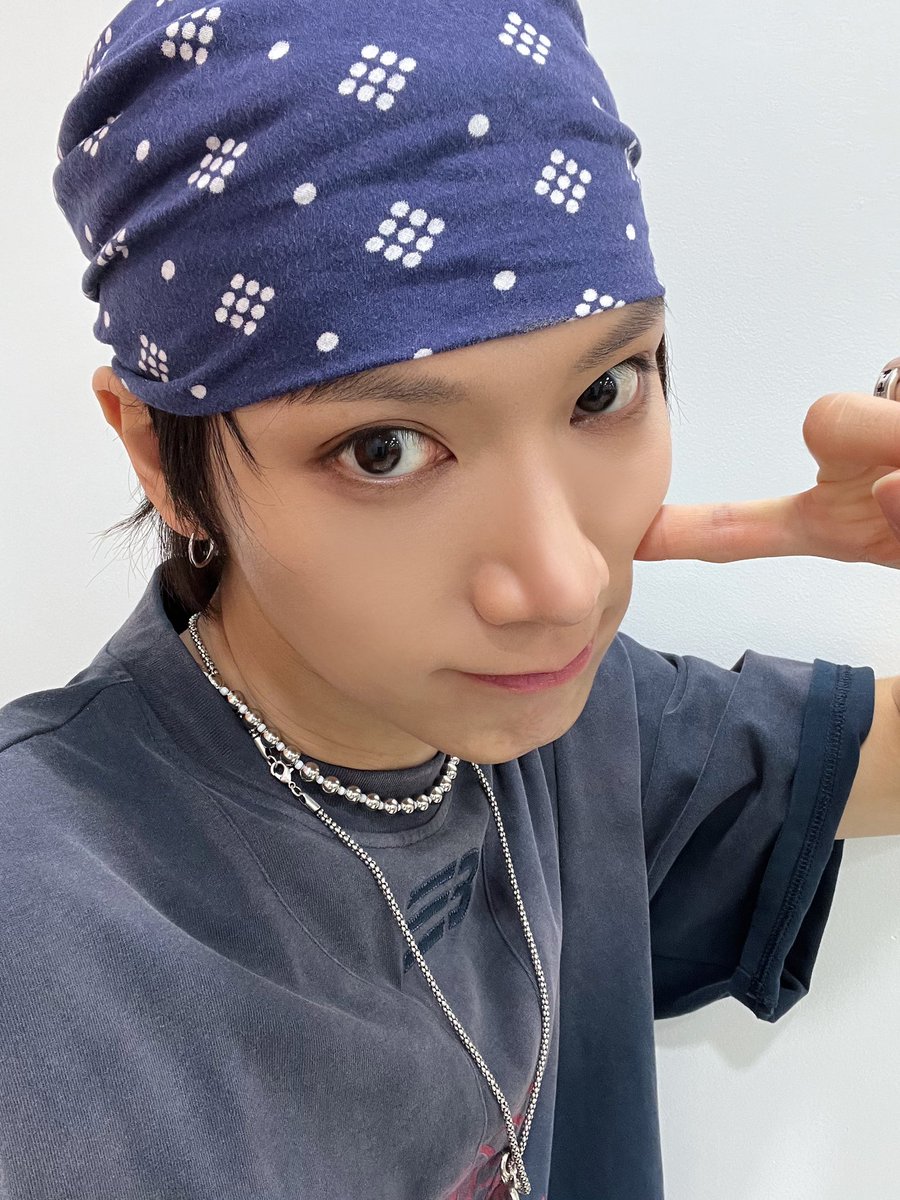 12월 4일 쇼챔피언 ‘챔피언송’은?!
WayV의 FREQUENCY (Korean Ver.)입니다!
파고 들어 네 안으로 Hackin' in📻
전 세계로 통하는 특별한 주파수 WayV의 챔피언송 수상을 진심으로 축하드립니다❤️‍🔥