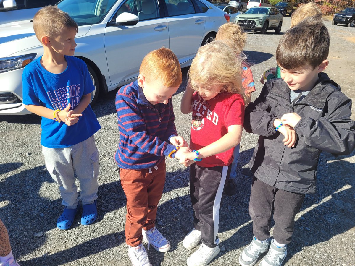 Angela Smith (@mrssmithstemlab) on Twitter photo Our <a href="/PickettsMillES/">Pickett's Mill ES π΄ββ οΈβοΈβ οΈπ¦</a> kinders had a blast learning about the day and night sky by making UV bracelets, glow in the dark constellations, and sun prints! <a href="/STEMcobb/">Cobb County STEM/STEAM & Innovation Department</a> Our <a href="/PickettsMillES/">Pickett's Mill ES π΄ββ οΈβοΈβ οΈπ¦</a> kinders had a blast learning about the day and night sky by making UV bracelets, glow in the dark constellations, and sun prints! <a href="/STEMcobb/">Cobb County STEM/STEAM & Innovation Department</a>