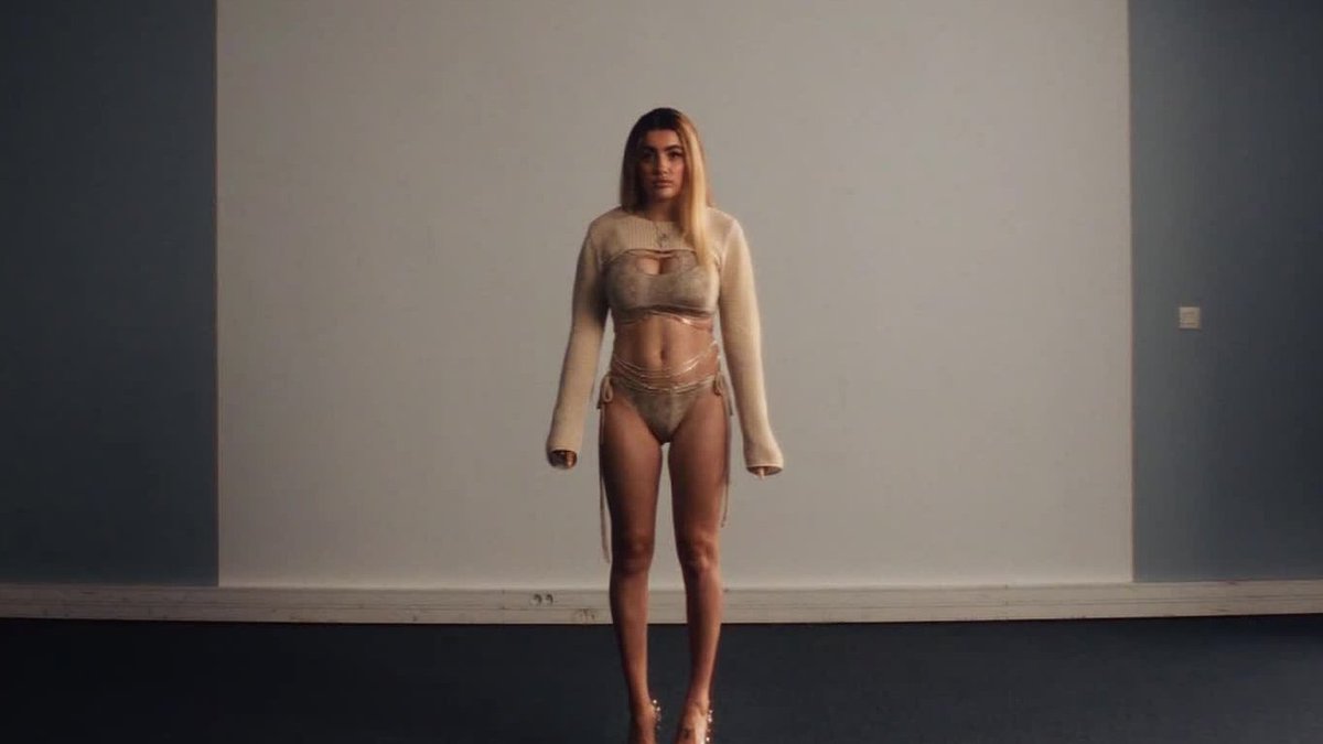 SaltyLena tweet picture