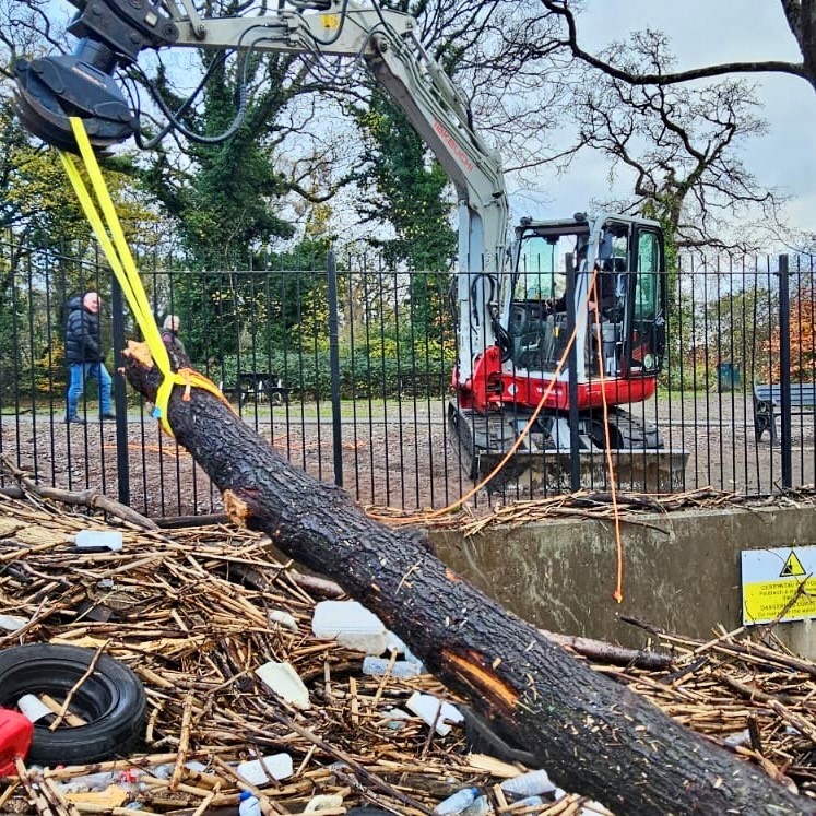 cardiffcouncil's tweet photo. Our Radyr Weir Hydro scheme generates enough green electricity for 550 homes and not even #StormBert could stop it for long – last week, less than 48 hours after being completely underwater it was back up and running thanks to a quick clean up from our teams #WorkingForCardiff https://t.co/Vn4Hoh8bkb