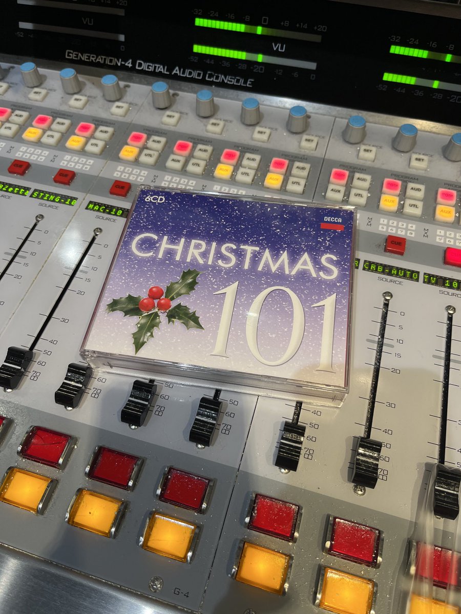 Good morning and XOXO😘! 99.5 WCRB’s Winter Membership Drive kicks off now! If you can, pls support the music you love at 888-995-9272, or classical.org. And for your $120 gift we’ll say Thanks w/this 6-CD set arriving in time for Christmas! Join us (&amp; tell a friend!)