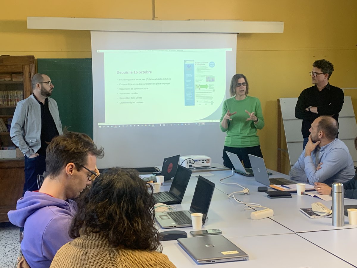 Le <a href="/Dsden30/">DSDEN 30</a> était ce jour à l'école Florian de St Ambroix, en présence du <a href="/Prefet30/">Préfet du Gard</a>, pour assister à une formation d'enseignants du 1D à l'utilisation pédagogique de l'IA. Ce dispositif innovant a pu être mis en place dans le cadre du TER Ceze-Cevennes. Merci à tous les acteurs !