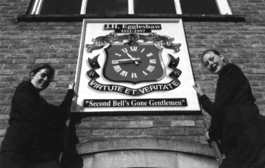 🕰️As time flies towards the end of term, today's #ThrowbackThursday are these pictures of the clock that hangs in St Nicholas Court; one taken in 1999 and one taken today!

Let us know if you were there for the unveiling of this clock - we'd love to know more about it!