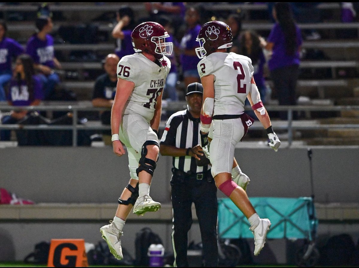 Congrats to <a href="/herbel_wyatt/">Wyatt Herbel</a> for signing with <a href="/UHCougarFB/">Houston Football</a>! #GoCougs #BFND