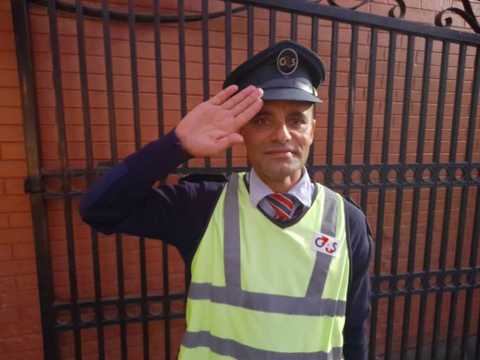 Meeting in #Nepal, a former UN peace mission soldier who believes #African countries got helped by his country in peace UN missions, and shows his pride. burunga.org/un-ancien-mili…