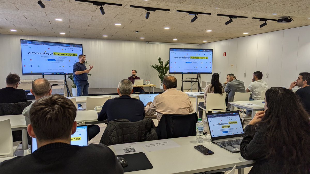 #MaratónUMH | 📢 Comienza la jornada de la 14ª Maratón UMH, en la que se presentará la herramienta <a href="/vizologi/">Vizologi</a>.

💻 Esta innovadora solución de IA empresarial está disponible para los miembros de la comunidad #PCUMH, brindándoles apoyo en su desarrollo estratégico.

<a href="/GVAinicotur/">GVA Inicotur</a>