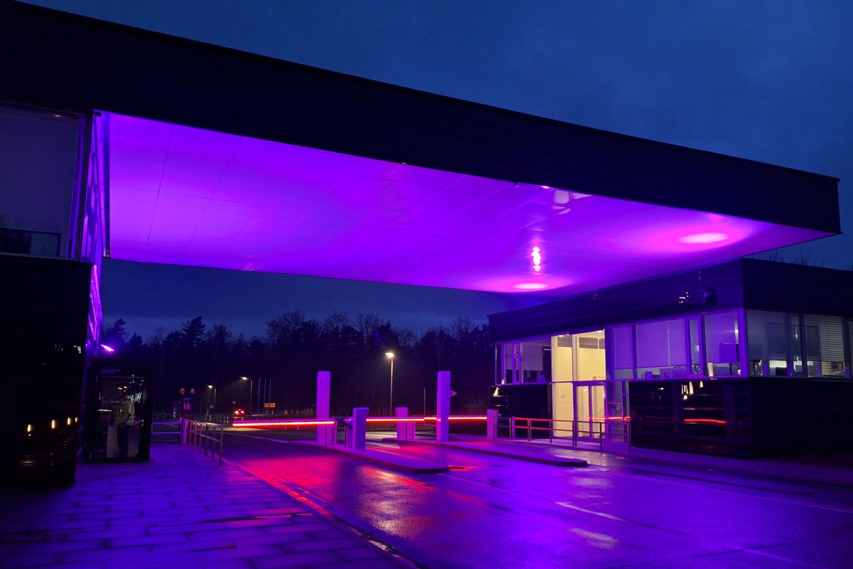 HZDR @HZDR@helmholtz.social (@hzdr_dresden) on Twitter photo Am Abend des 3.12. leuchtete das Eingangsgebäude des <a href="/HZDR_Dresden/">HZDR @HZDR@helmholtz.social</a> lila. Mit der Aktion beteiligt sich das #HZDR an der Kampagne #PositivelyPurple, die auf die positiven Beiträge und die Anliegen von Menschen mit Behinderungen aufmerksam machen will.
➡️ hzdr.de/presse/positiv… Am Abend des 3.12. leuchtete das Eingangsgebäude des <a href="/HZDR_Dresden/">HZDR @HZDR@helmholtz.social</a> lila. Mit der Aktion beteiligt sich das #HZDR an der Kampagne #PositivelyPurple, die auf die positiven Beiträge und die Anliegen von Menschen mit Behinderungen aufmerksam machen will.
➡️ hzdr.de/presse/positiv…