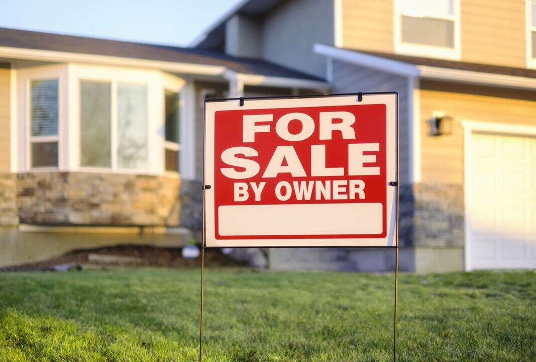 AmluckRealtyInc's tweet photo. 4 predictions for the US housing market in 2025:
There are signs that demand and inventory of existing homes are rising. --- https://t.co/HDjXA9tonA 

#realestate #realty #housingmarket #homebuyers https://t.co/cNLo7cxjdl