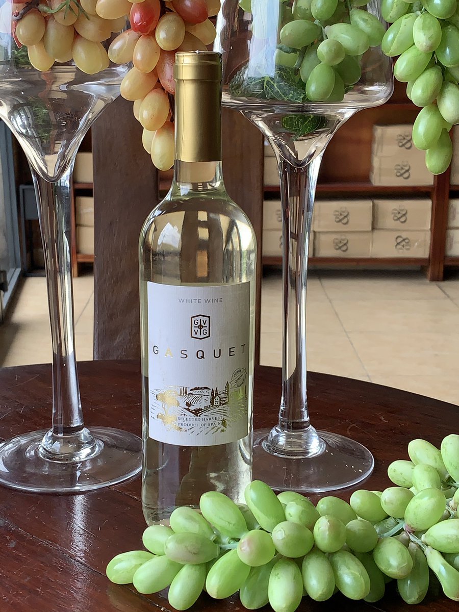 LaCaveDC's tweet photo. Profitez de notre carton de 6 bouteilles de vin Gasquet pour seulement  17 500 FCFA! Un goût authentique parfait pour vos soirées. 

Disponible en gros et en détail 🥰

Tel: 698981400
📍: Douala, Akwa carrefour la porte jaune

#MecrediBiz 

Un retweet svp 🙏🏿🥰 https://t.co/pGI3mYuy4O